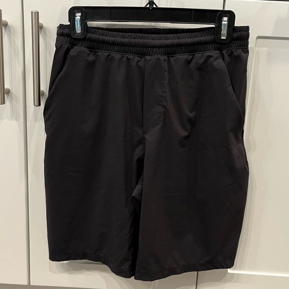 Men’s Lululemon Pace Breaker 9” lined size small in black